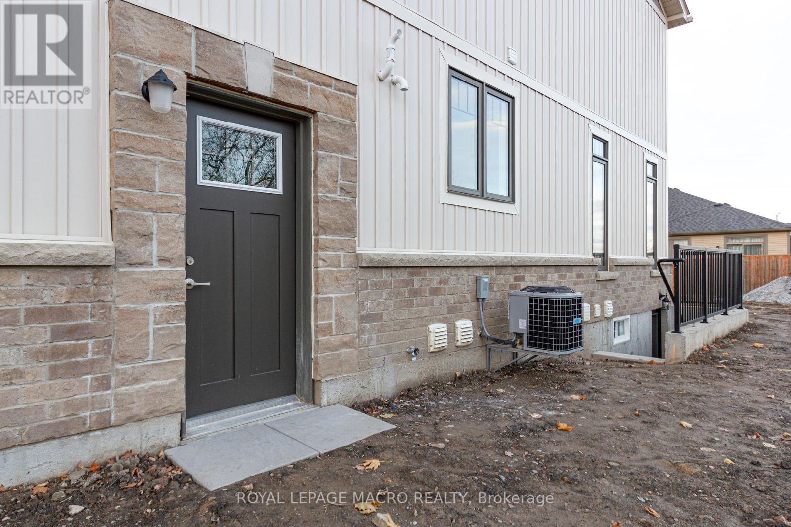 Main & Upper - 22 Oakdale Avenue, St. Catharines, Ontario  L2P 2B9 - Photo 45 - X13165514