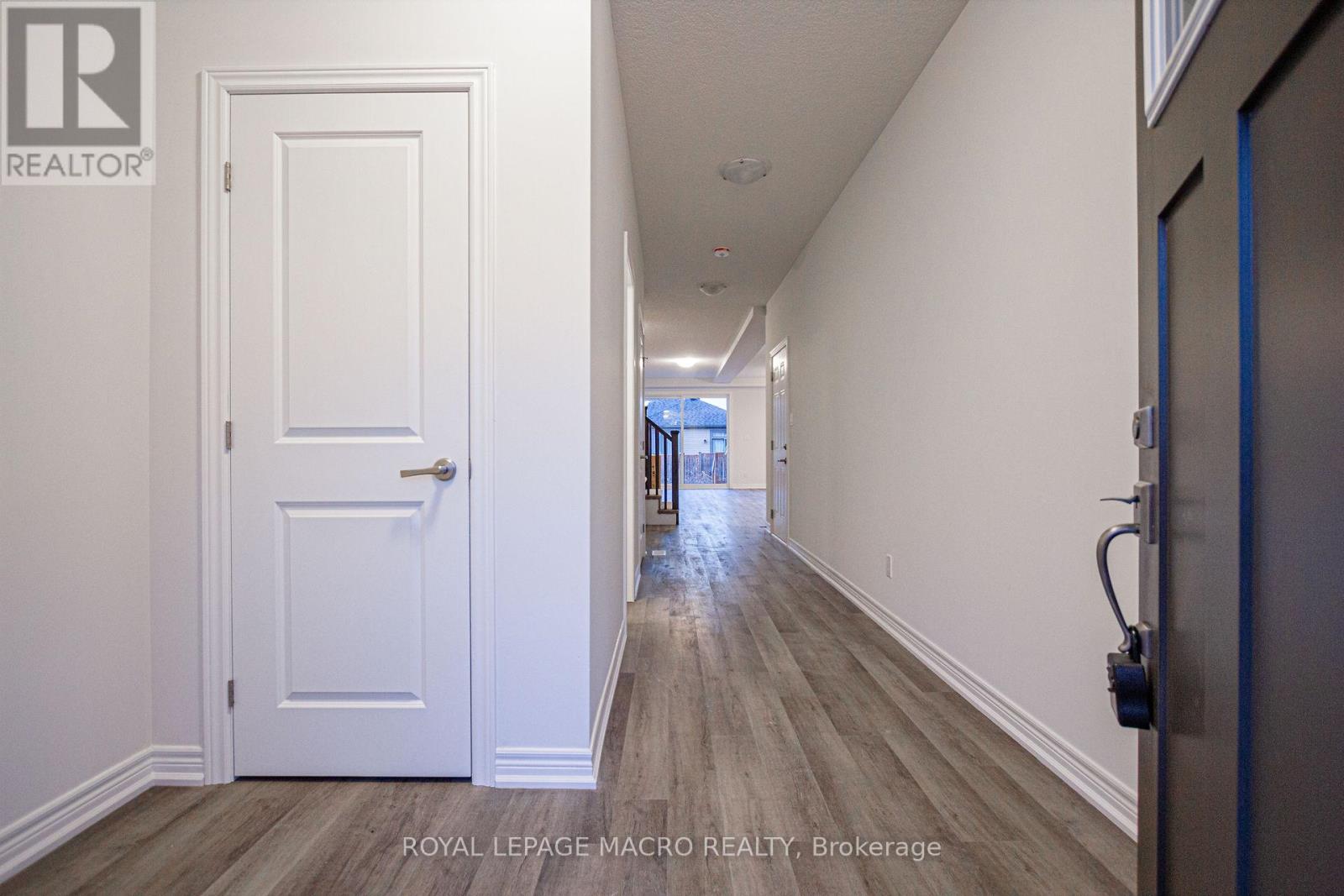 Main & Upper - 22 Oakdale Avenue, St. Catharines, Ontario  L2P 2B9 - Photo 5 - X13165514