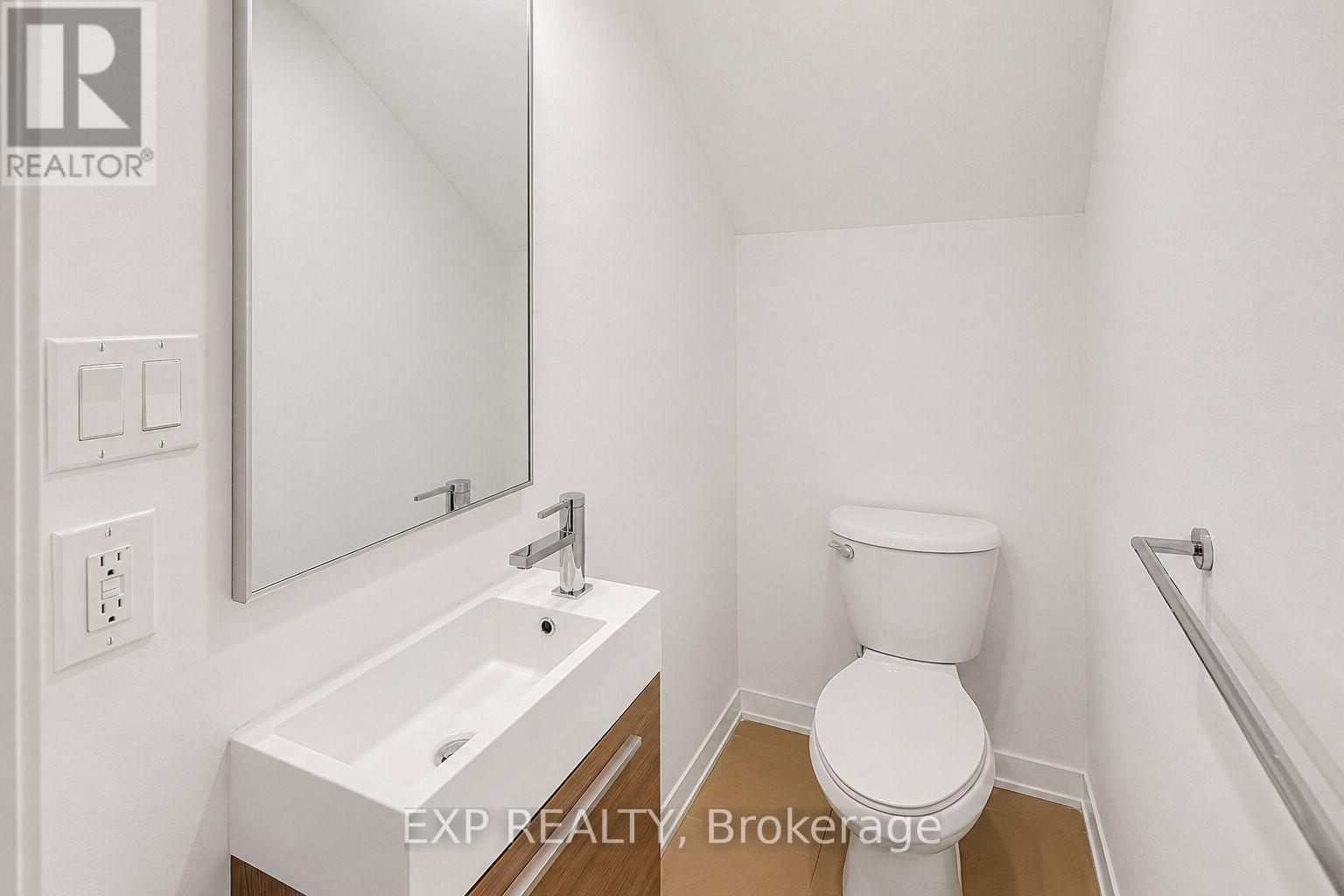 28 Turtle Island Road, Toronto, Ontario  M6A 2M5 - Photo 11 - C13165538