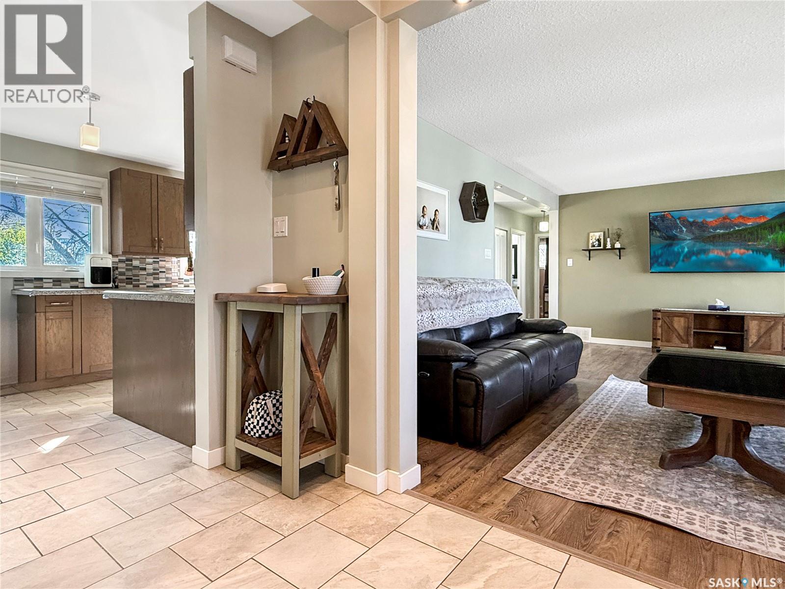 480 3rd Avenue Se, Swift Current, Saskatchewan  S9H 3K8 - Photo 2 - SK036887
