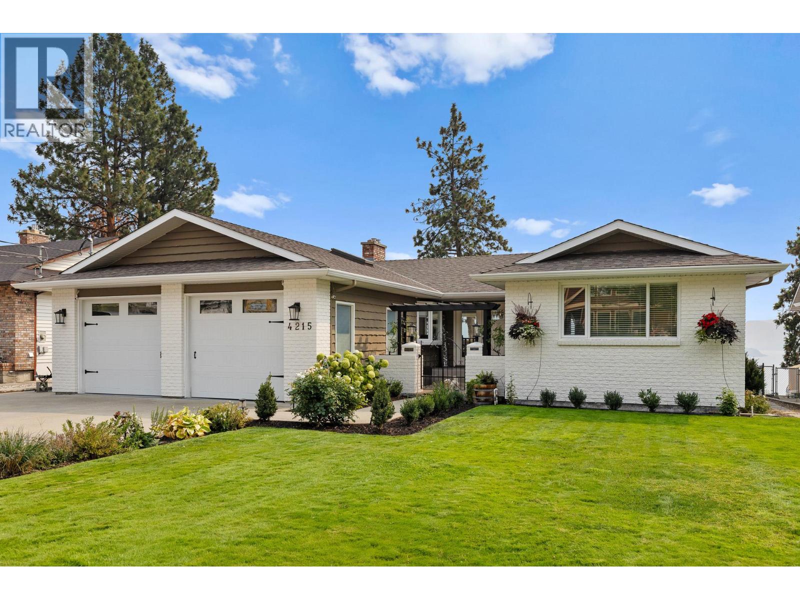4215 6th Avenue, Peachland, British Columbia V0H 1X5 - Photo 1 - 10382747
