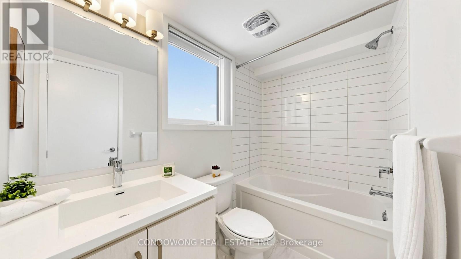 49 - 31 Honeycrisp Crescent, Vaughan, Ontario  L4K 0N6 - Photo 12 - N13165522