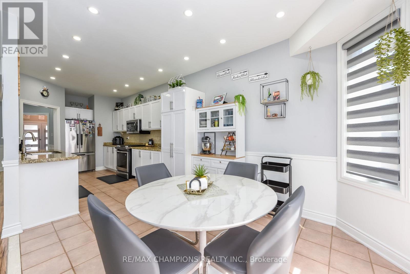 205 Blue Willow Drive, Vaughan, Ontario  L4L 9E1 - Photo 19 - N13165526