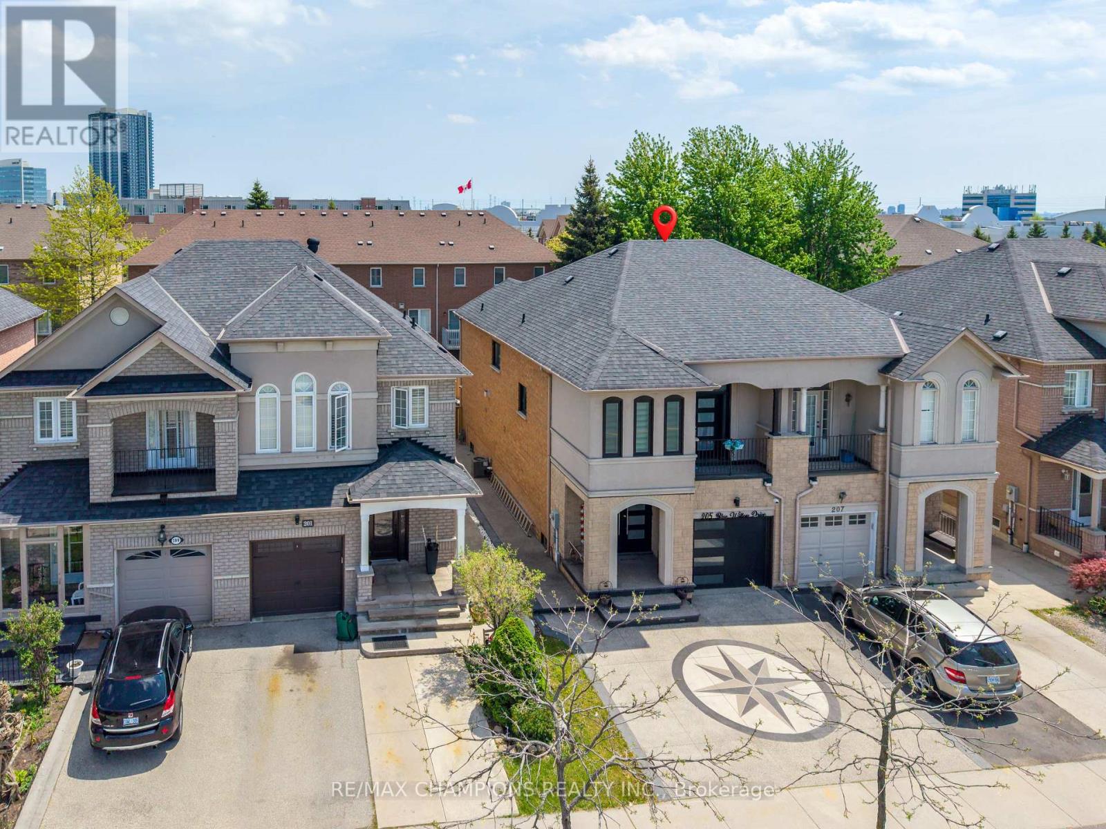 205 Blue Willow Drive, Vaughan, Ontario  L4L 9E1 - Photo 2 - N13165526