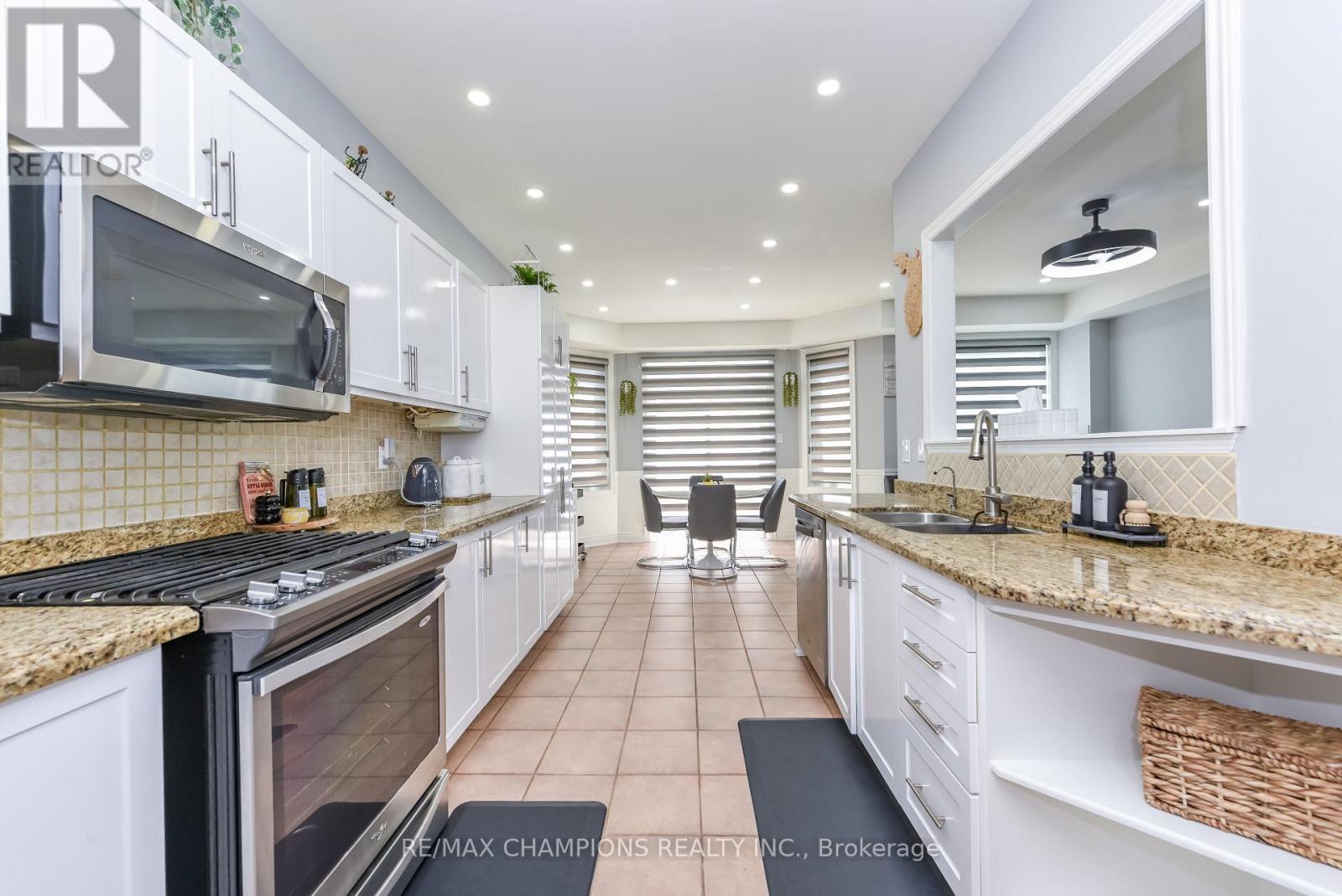 205 Blue Willow Drive, Vaughan, Ontario  L4L 9E1 - Photo 23 - N13165526
