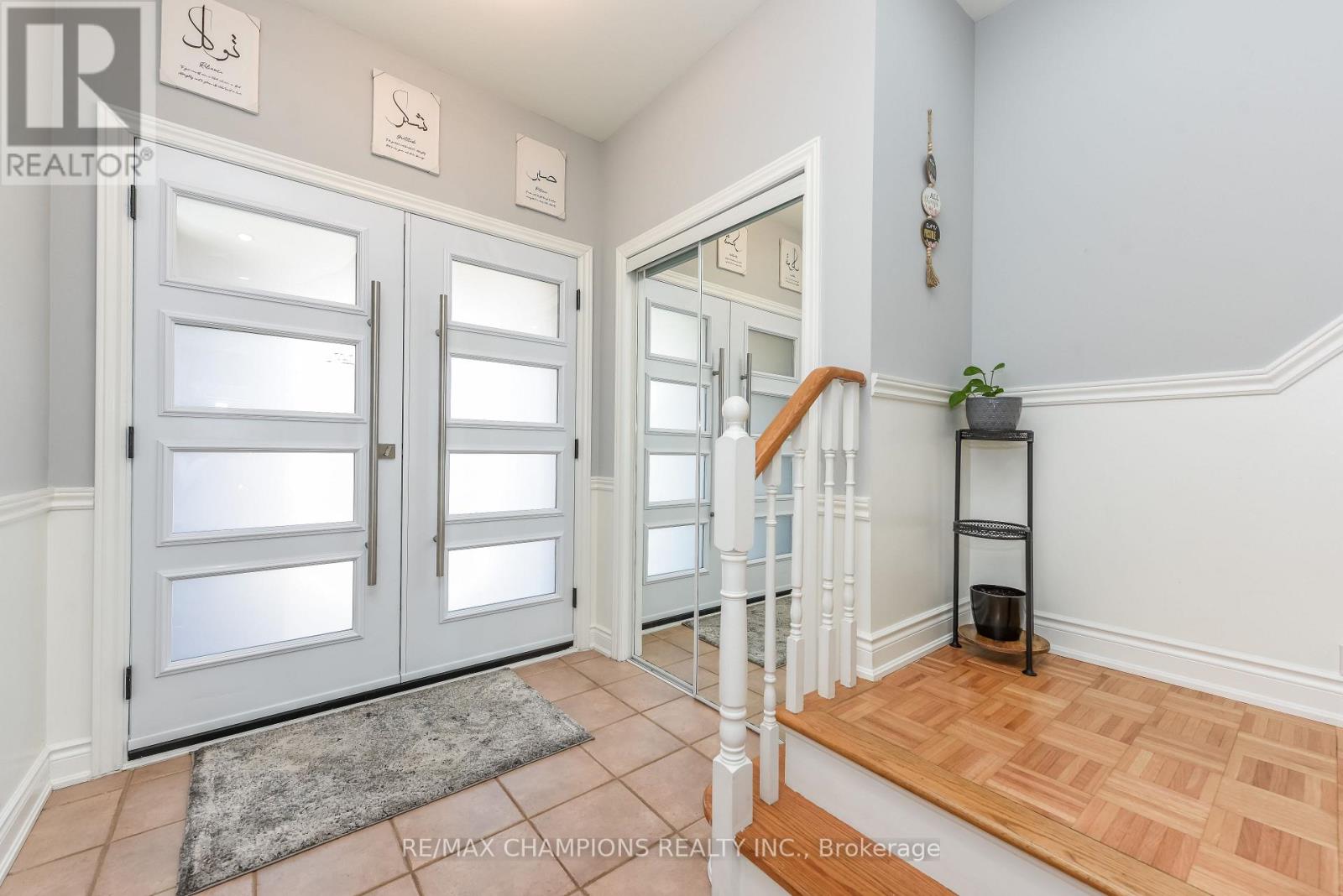205 Blue Willow Drive, Vaughan, Ontario  L4L 9E1 - Photo 6 - N13165526