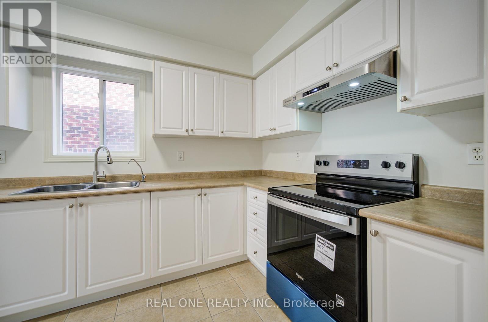 584 Reeves Way Boulevard, Whitchurch-Stouffville, Ontario  L4A 0T3 - Photo 13 - N13165548