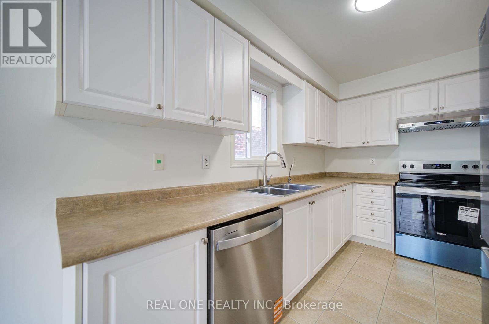 584 Reeves Way Boulevard, Whitchurch-Stouffville, Ontario  L4A 0T3 - Photo 14 - N13165548