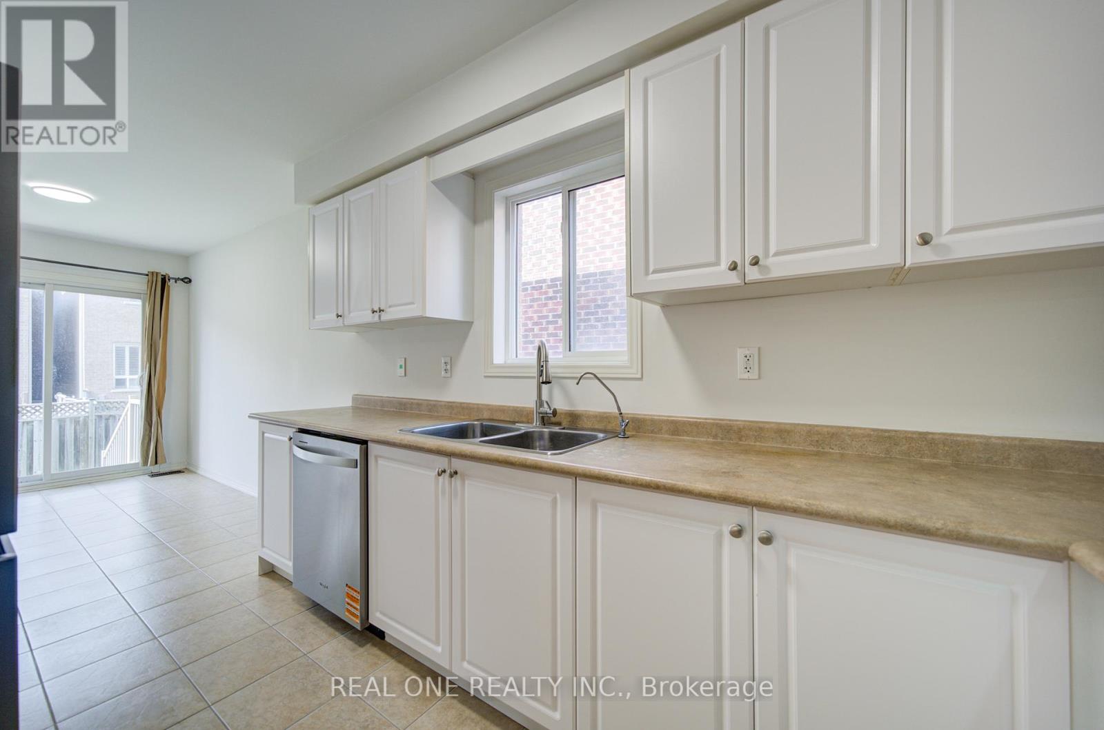 584 Reeves Way Boulevard, Whitchurch-Stouffville, Ontario  L4A 0T3 - Photo 15 - N13165548
