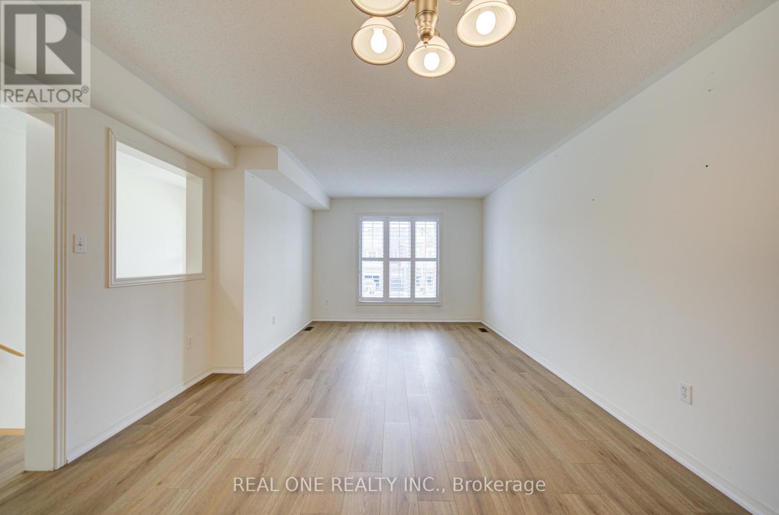 584 Reeves Way Boulevard, Whitchurch-Stouffville, Ontario  L4A 0T3 - Photo 4 - N13165548