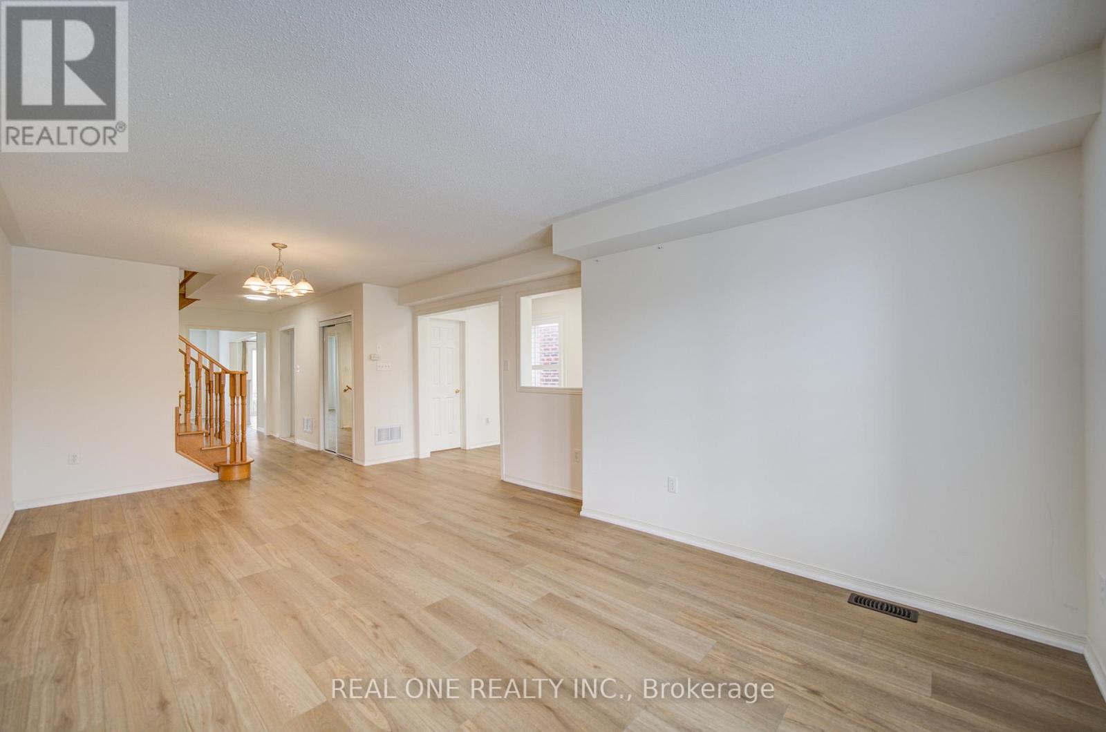 584 Reeves Way Boulevard, Whitchurch-Stouffville, Ontario  L4A 0T3 - Photo 6 - N13165548