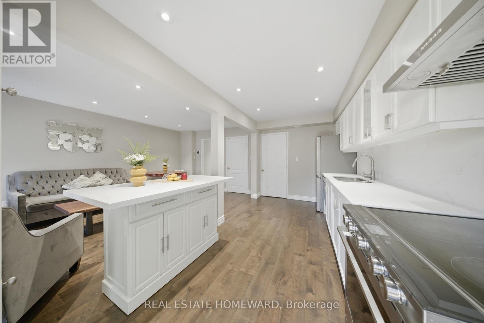 5942 Delle Donne Drive, Mississauga, Ontario  L5M 7A2 - Photo 11 - W13165524