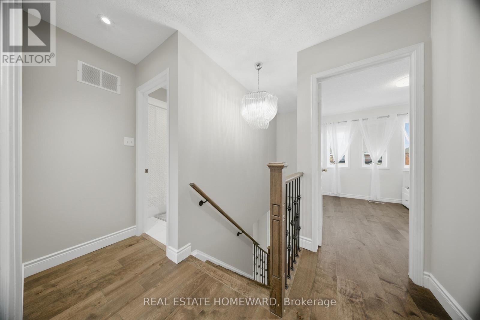 5942 Delle Donne Drive, Mississauga, Ontario  L5M 7A2 - Photo 13 - W13165524