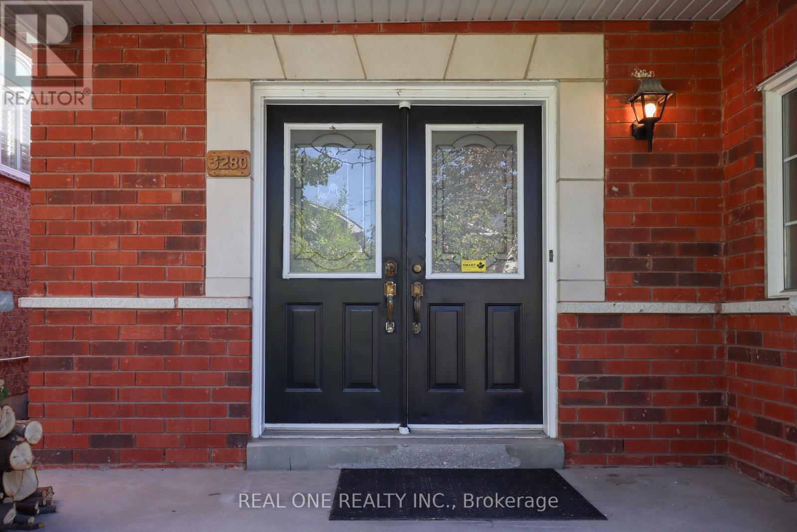 3280 Ridgeleigh Heights, Mississauga, Ontario L5M 6R9 - Photo 2 - W13165532