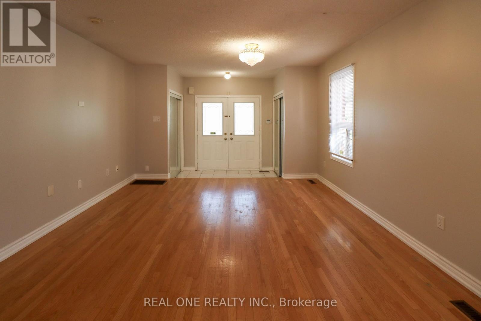 3280 Ridgeleigh Heights, Mississauga, Ontario L5M 6R9 - Photo 3 - W13165532