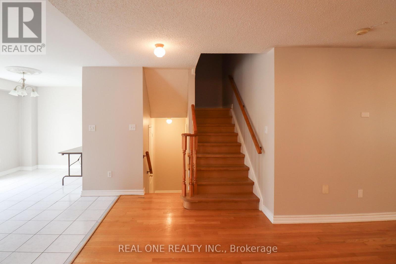3280 Ridgeleigh Heights, Mississauga, Ontario L5M 6R9 - Photo 5 - W13165532