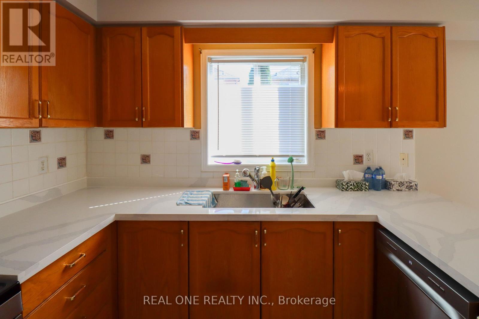3280 Ridgeleigh Heights, Mississauga, Ontario L5M 6R9 - Photo 9 - W13165532