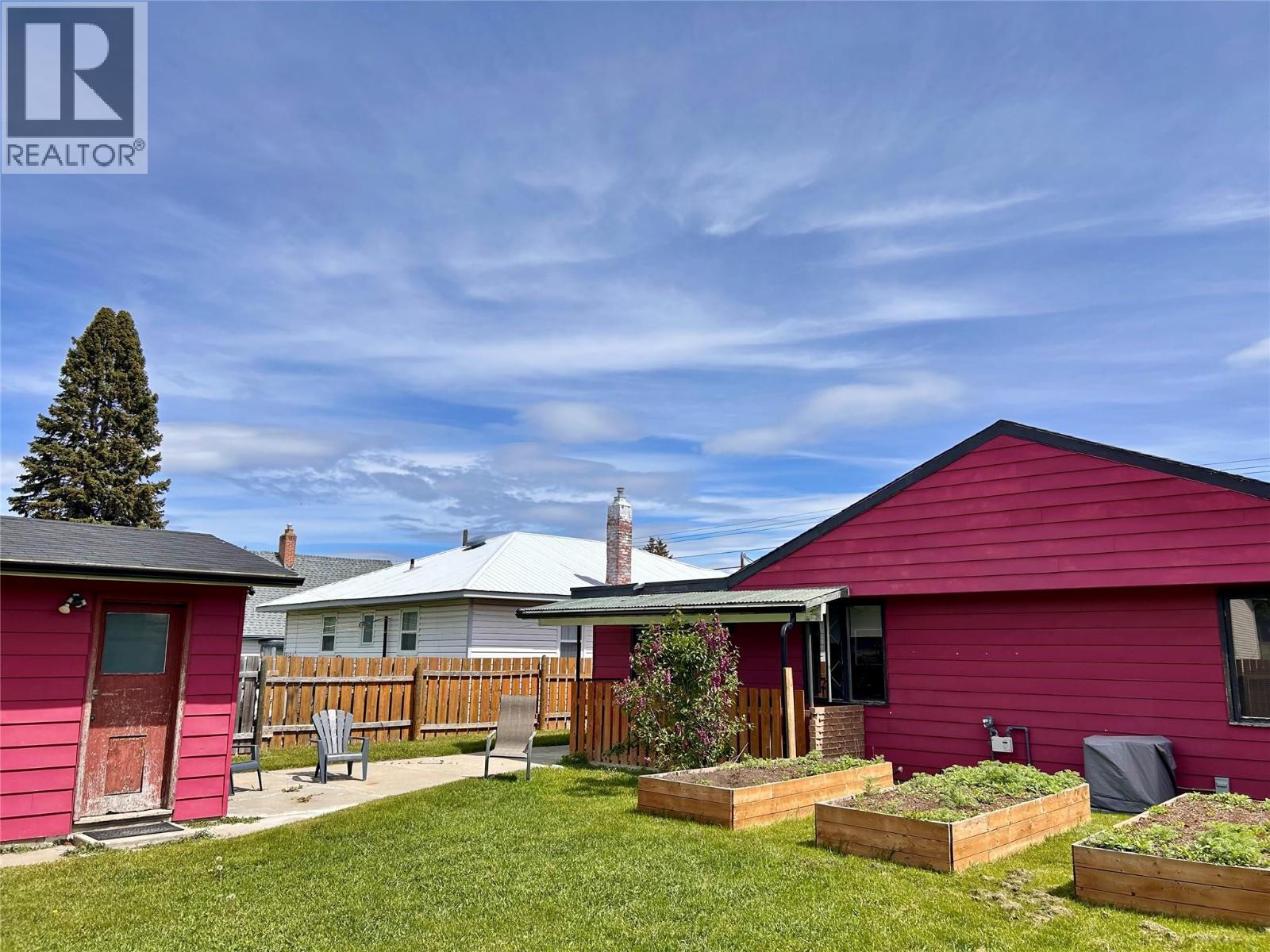 413 12th S Avenue, Cranbrook, British Columbia V1C 2M7 - Photo 3 - 10388484