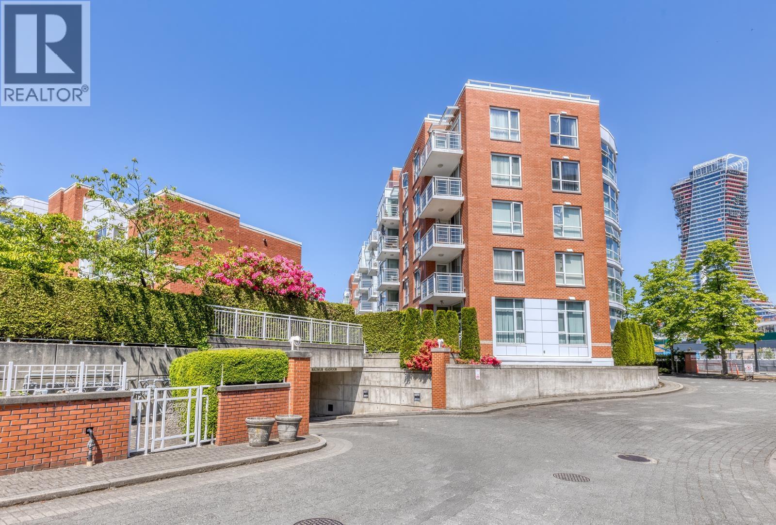 403 688 Fairchild Road, Vancouver, British Columbia V5Z 4P7 - Photo 34 - R3126594