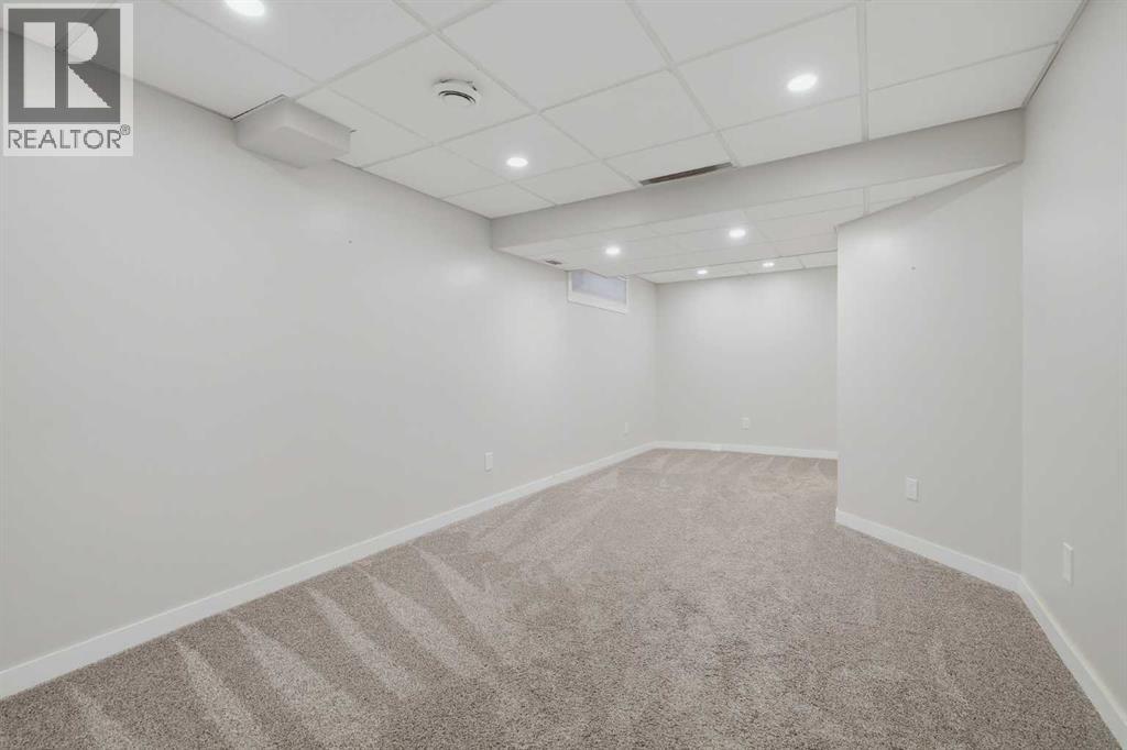 38 Sandpiper Way Nw, Calgary, Alberta T3K 3C6 - Photo 38 - A2311911