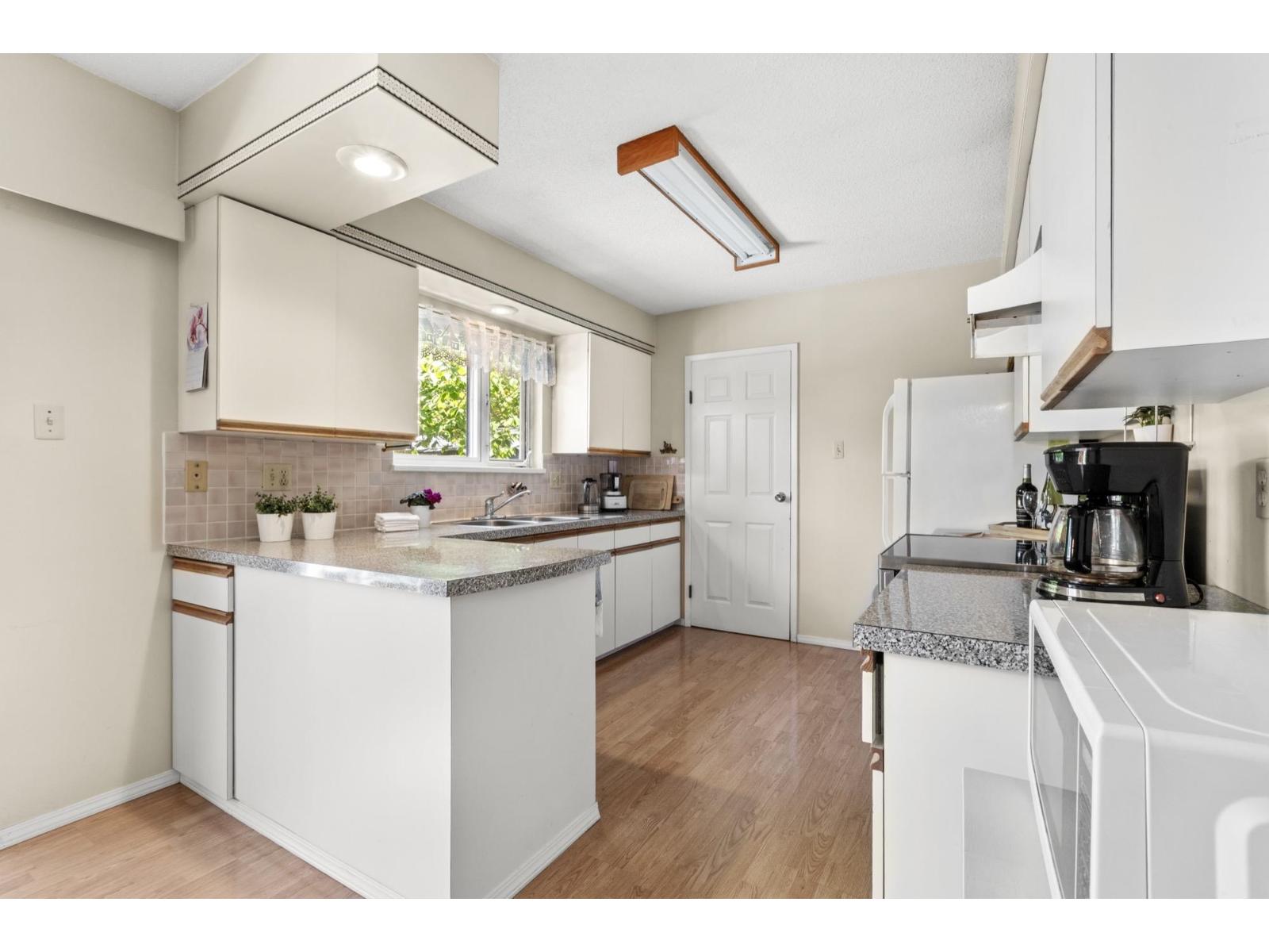 15817 Goggs Avenue, White Rock, British Columbia V4B 2P1 - Photo 9 - R3120712