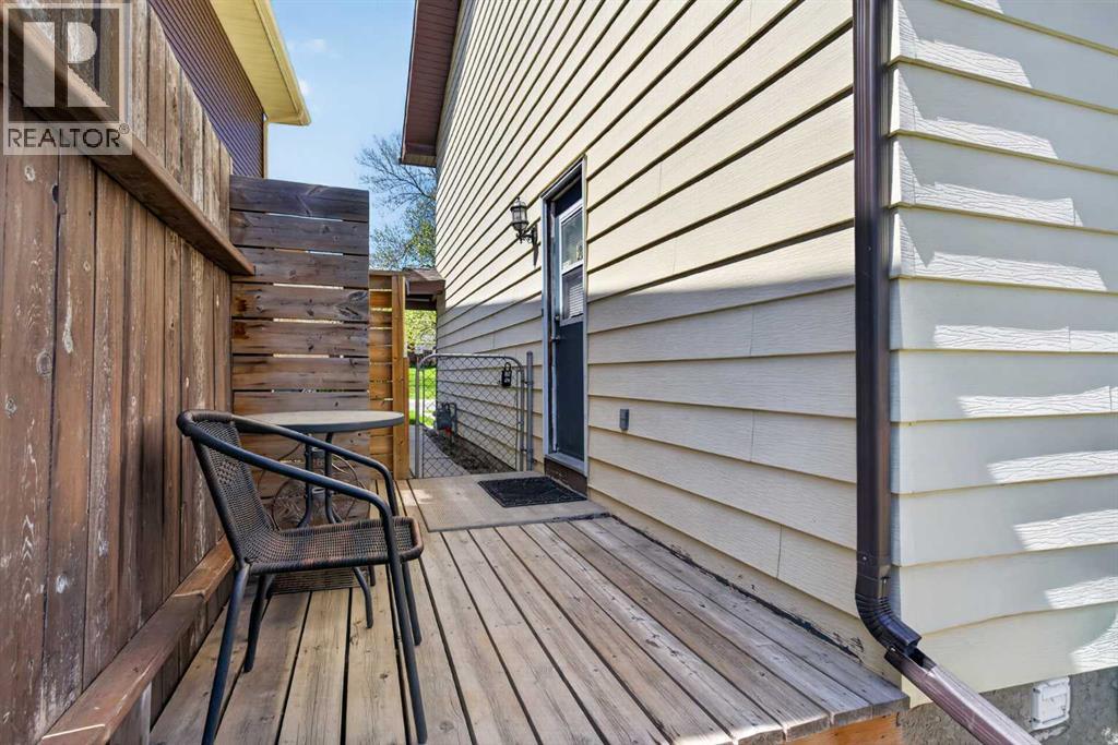 42 Berwick Rise NW, Calgary, Alberta  T3K 1C8 - Photo 36 - A2309964