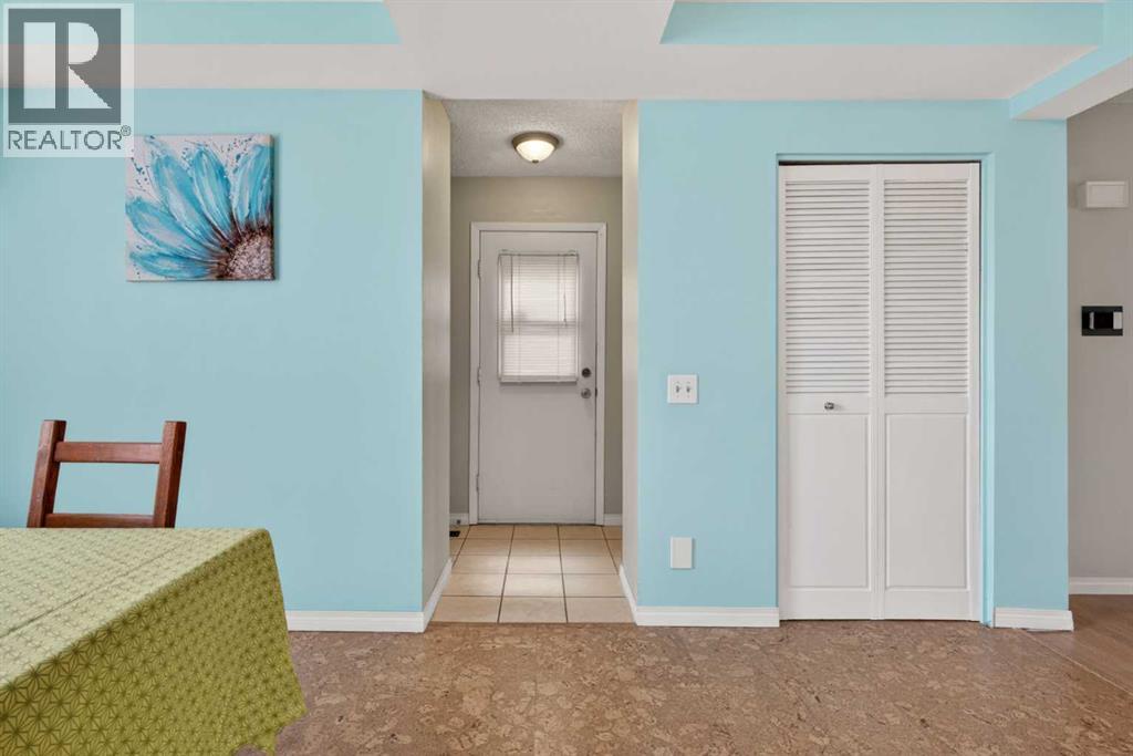 42 Berwick Rise NW, Calgary, Alberta  T3K 1C8 - Photo 7 - A2309964