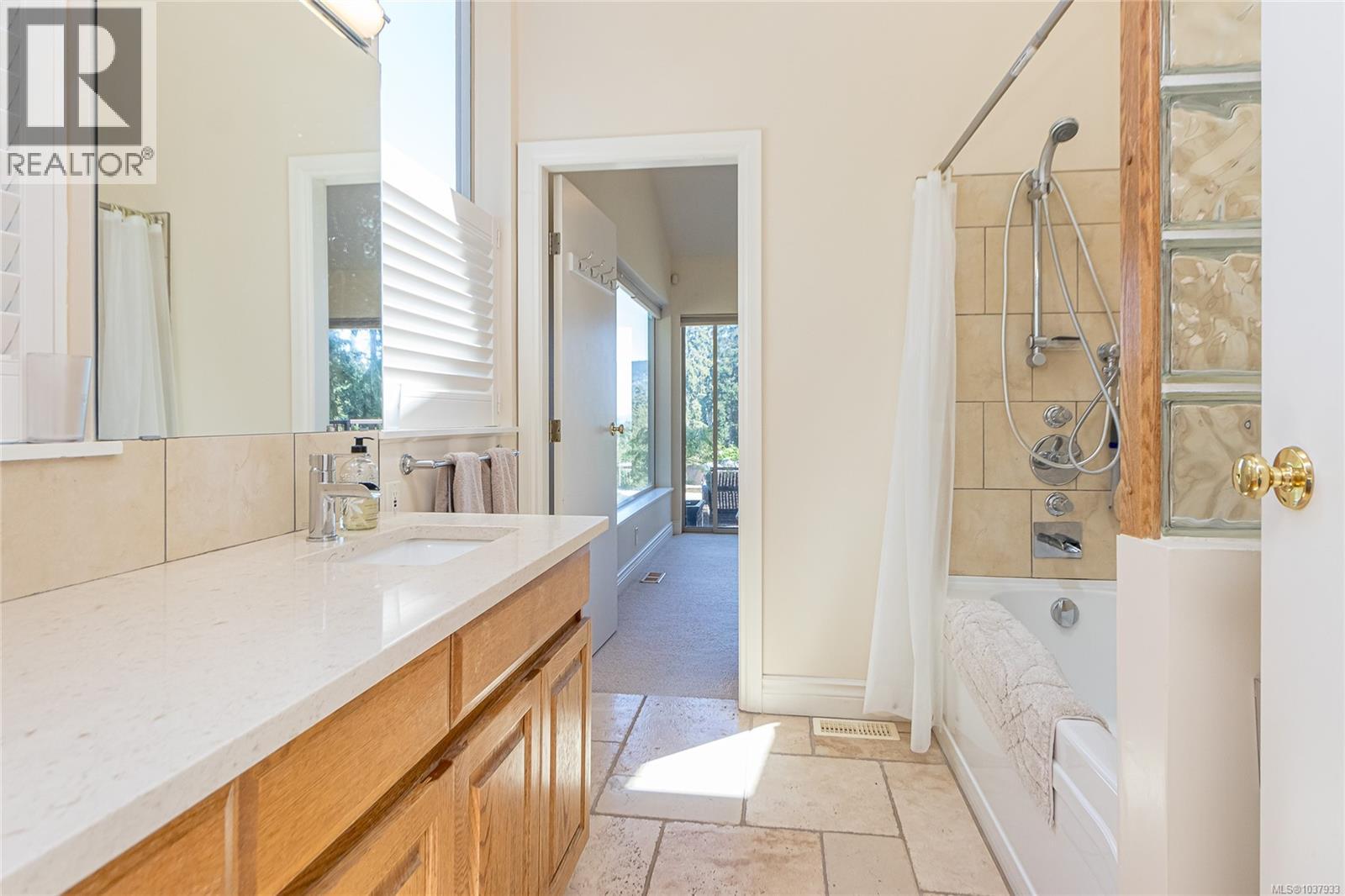 956 Cherry Point Rd, Cowichan Bay, British Columbia  V0R 1N2 - Photo 19 - 1037933