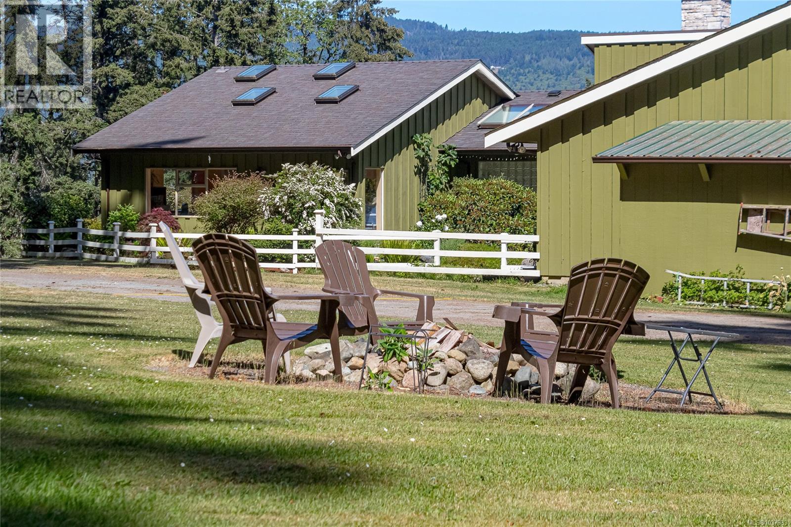 956 Cherry Point Rd, Cowichan Bay, British Columbia  V0R 1N2 - Photo 38 - 1037933