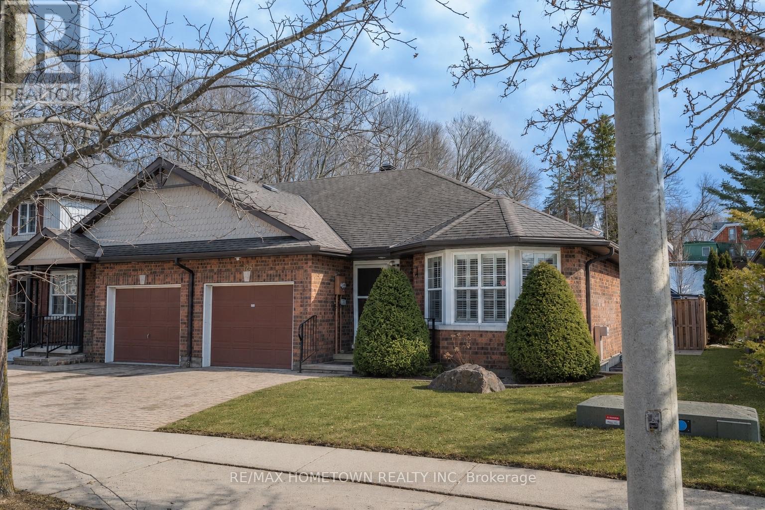 125 BUTLERS CRESCENT, Brockville, Ontario