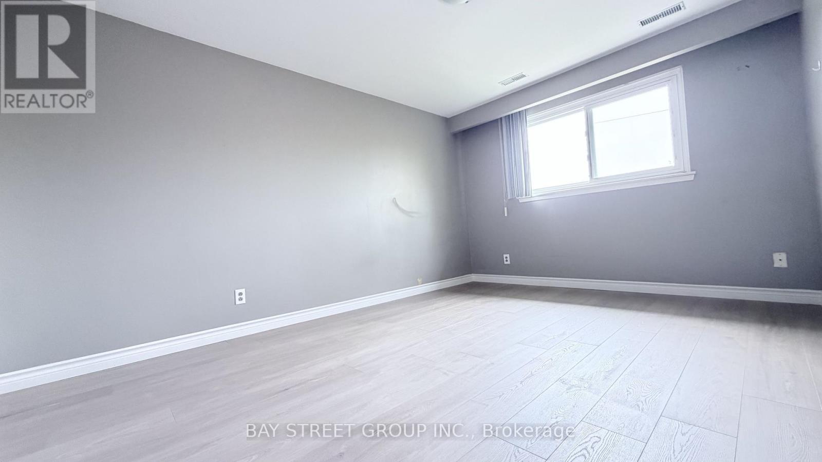 31 Colonsay Road, Markham, Ontario  L3T 3E9 - Photo 4 - N12990226