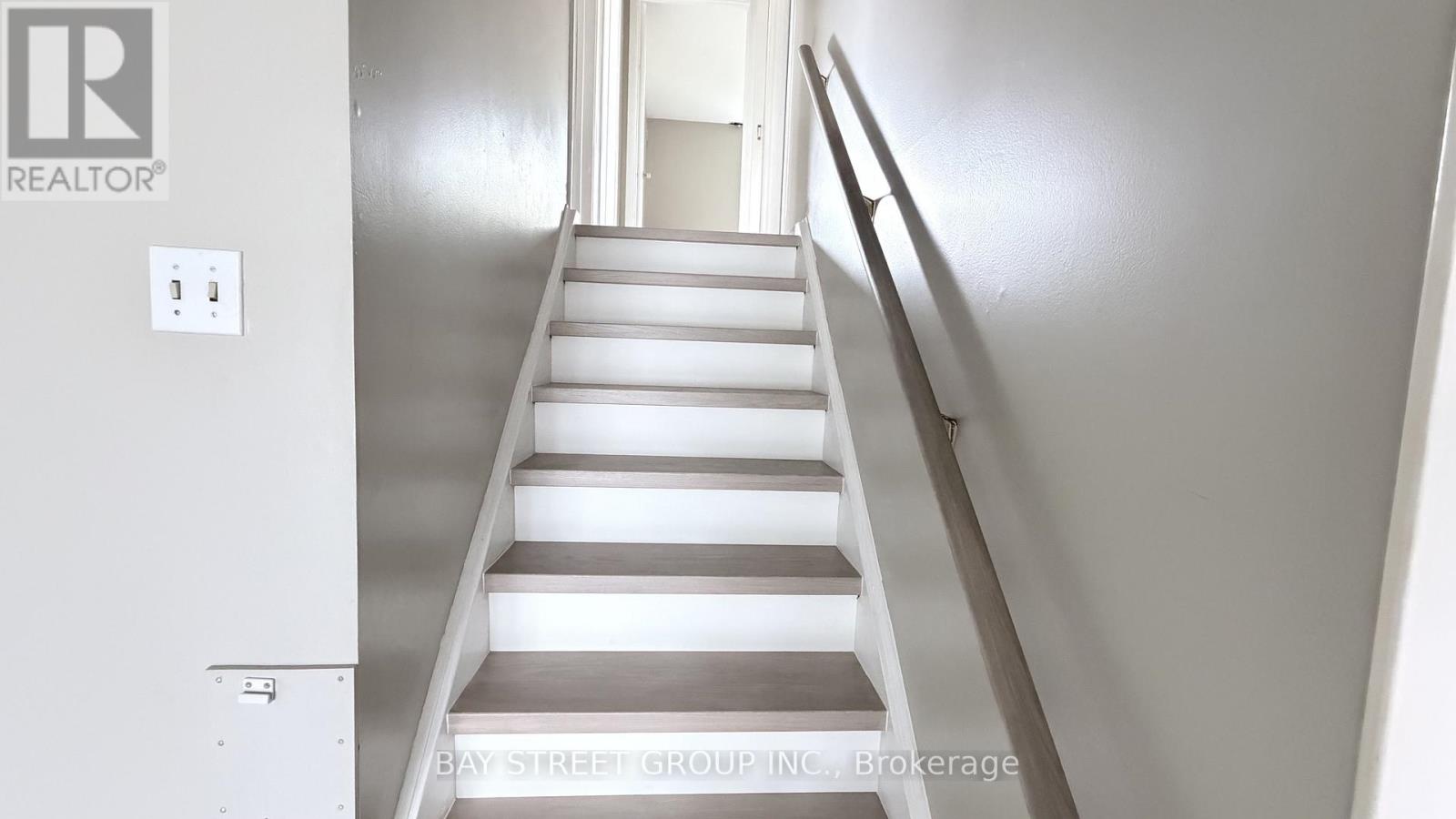 31 Colonsay Road, Markham, Ontario  L3T 3E9 - Photo 6 - N12990226