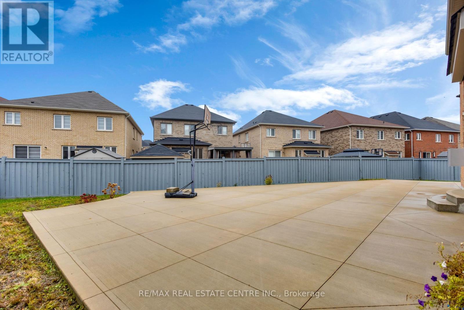 9 Glacier Road, Brampton, Ontario  L6X 5N1 - Photo 5 - W13159660