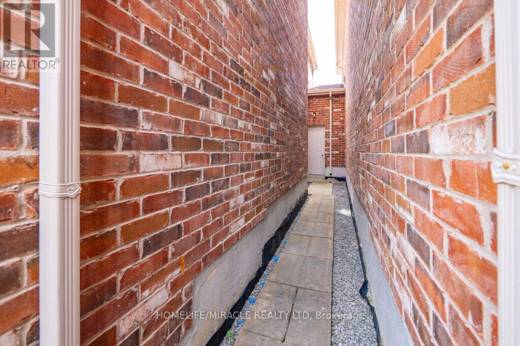 211 Wardlaw Place, Vaughan, Ontario  L4H 3L7 - Photo 40 - N13114660