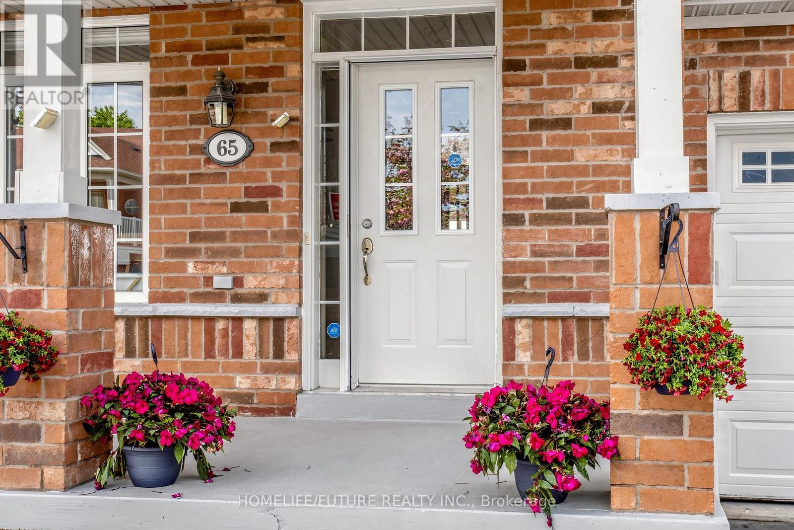 65 Maple Ridge Crescent, Markham, Ontario  L6E 1V2 - Photo 4 - N13162662