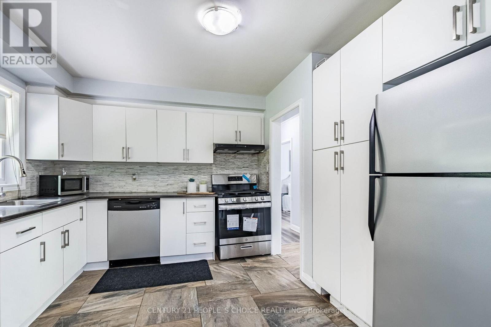 39 Meadowland Drive, Brampton, Ontario L6W 2R5 - Photo 19 - W13158864