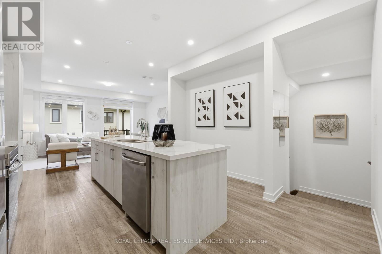 1340 Kaniv Street, Oakville, Ontario  L6M 5R3 - Photo 9 - W13134384