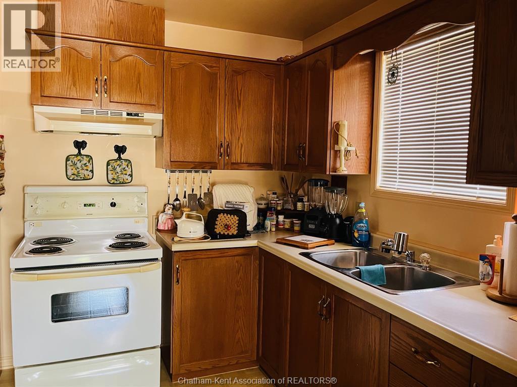 89 Bruinsma Avenue, Wallaceburg, Ontario  N8A 5C5 - Photo 8 - 26011315