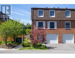 8 MOORSIDE PRIVATE, Ottawa, Ontario