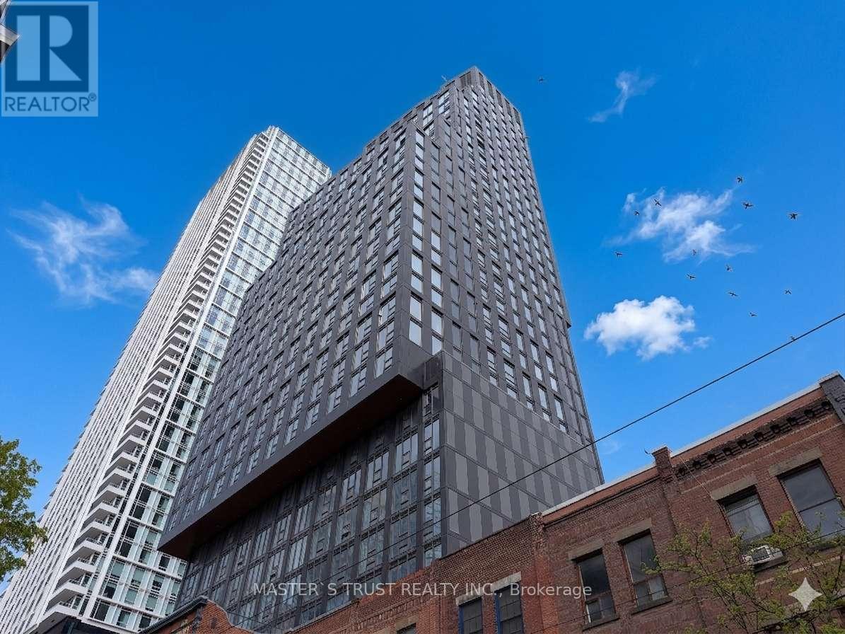 805 - 100 QUEEN STREET E