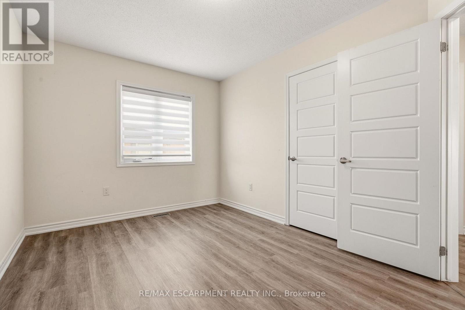 1364 Sycamore Garden, Milton, Ontario  L9E 1R3 - Photo 34 - W13165032