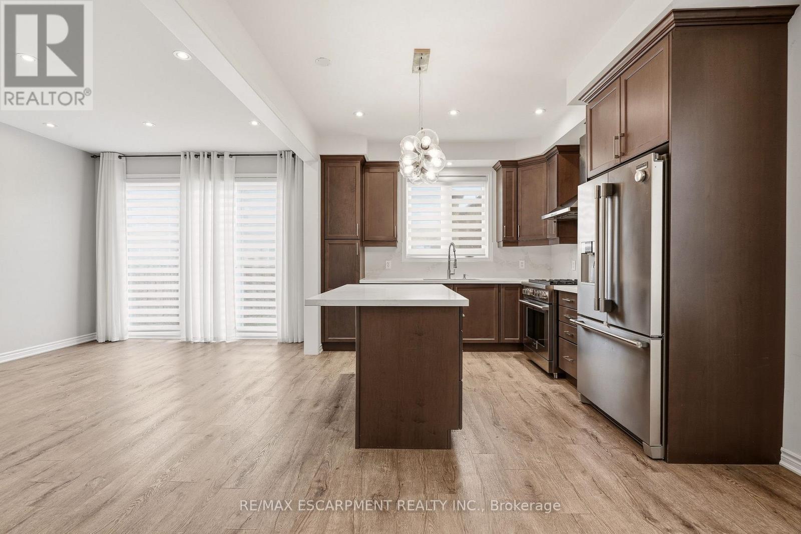 1364 Sycamore Garden, Milton, Ontario  L9E 1R3 - Photo 8 - W13165032