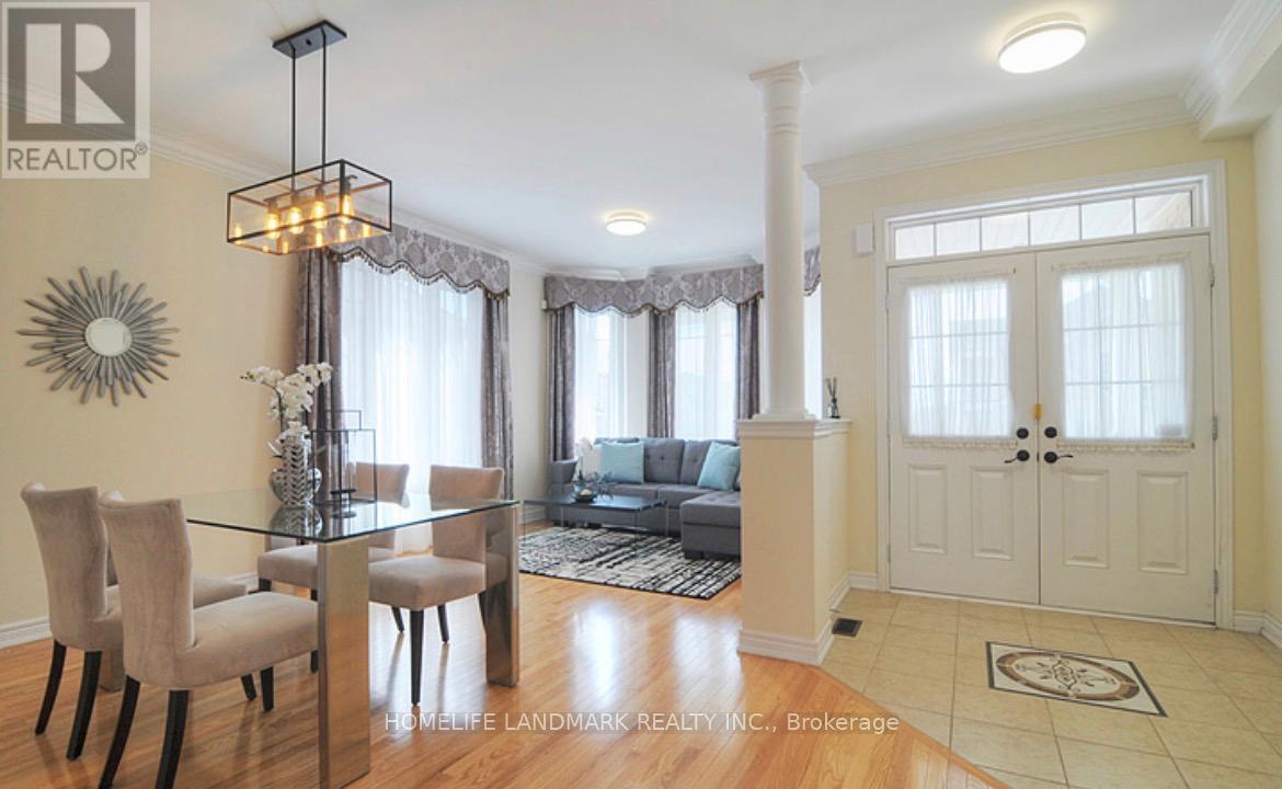 8 Farmhouse Crescent, Richmond Hill, Ontario L4E 0K1 - Photo 2 - N13165578