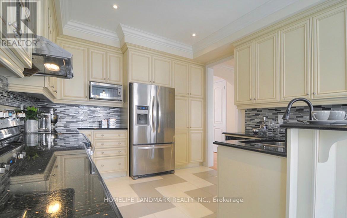 8 Farmhouse Crescent, Richmond Hill, Ontario L4E 0K1 - Photo 4 - N13165578