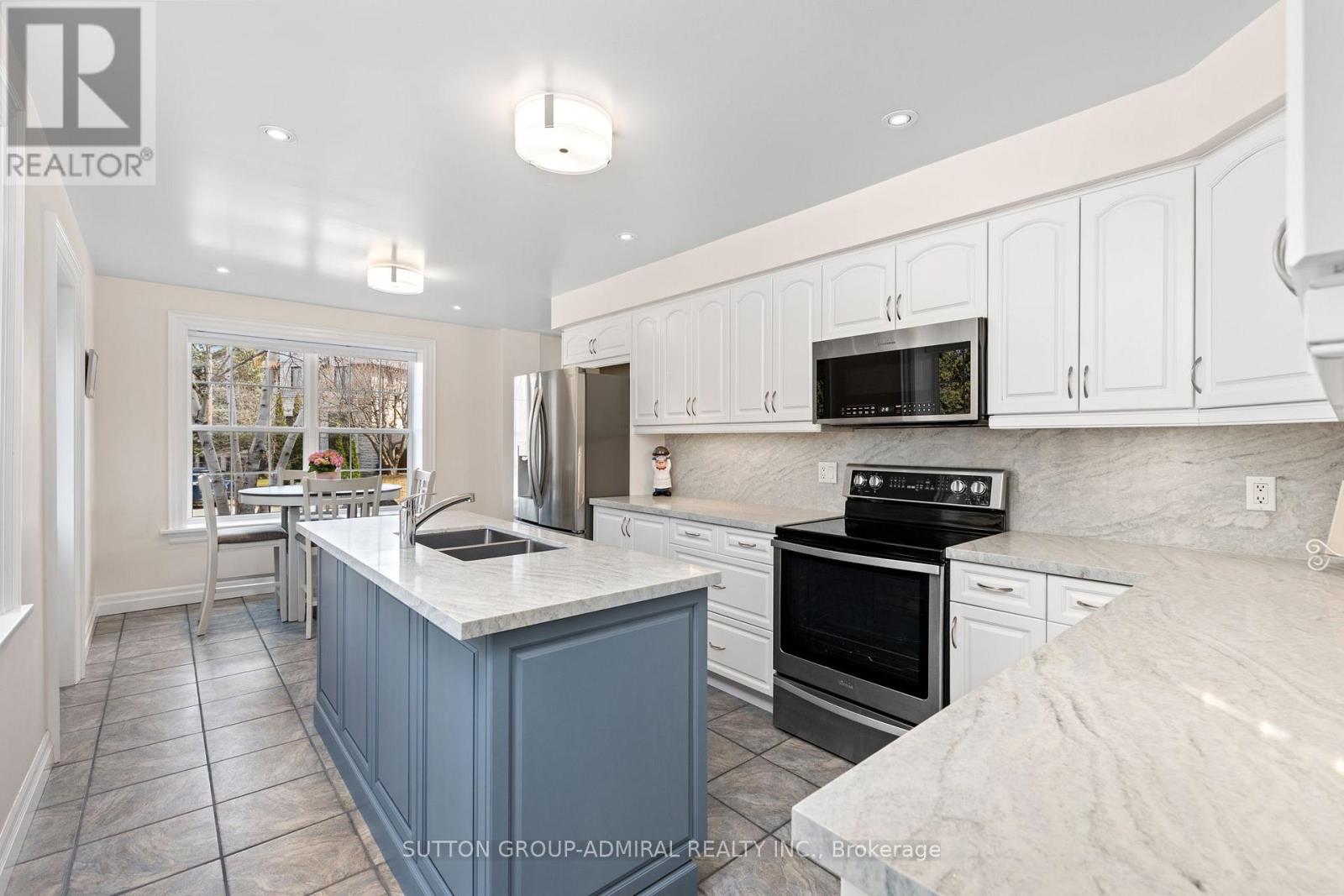 54 Starlight Crescent, Richmond Hill, Ontario  L4C 4X5 - Photo 15 - N13165620