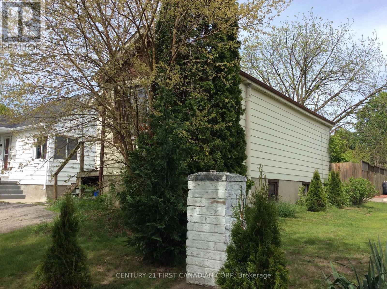 72 Lyman Street, London East, Ontario  N5Y 1M6 - Photo 2 - X12873188