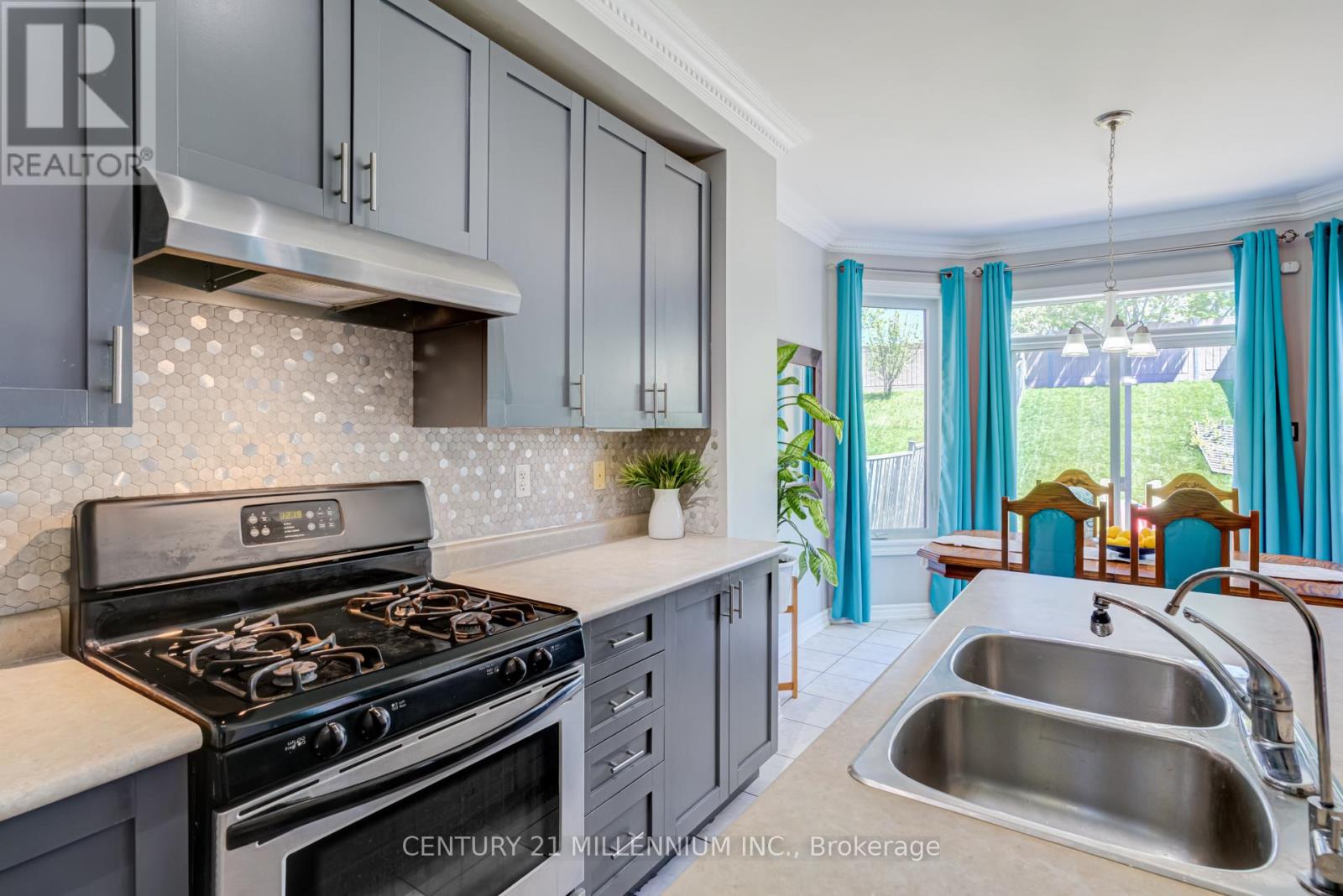 57 Seahorse Avenue, Brampton, Ontario  L6V 4N7 - Photo 15 - W13165560