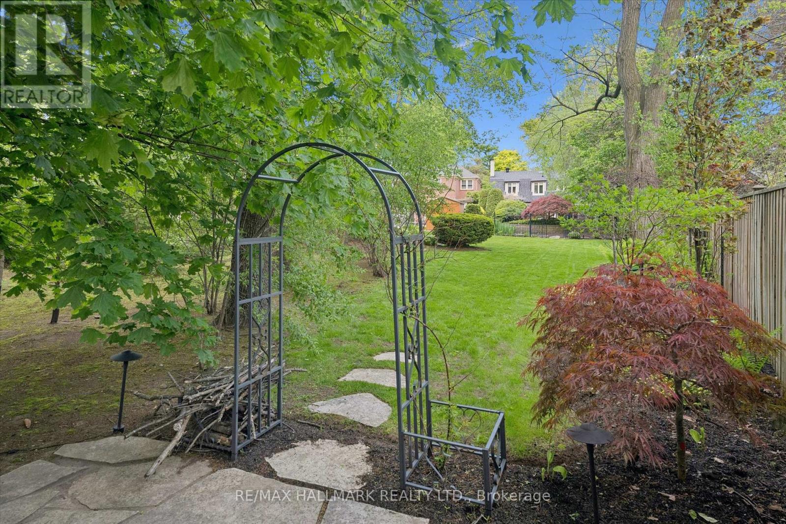 98 Rosemary Lane, Hamilton, Ontario  L9G 2K5 - Photo 47 - X13165608