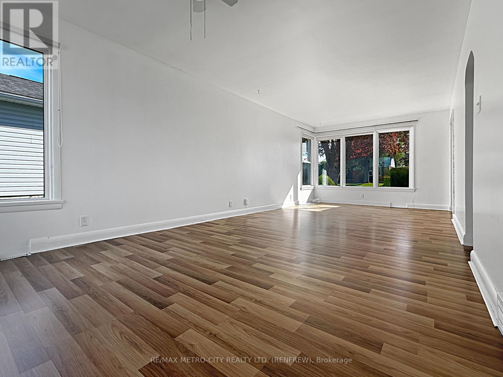 597 Fortington Street, Renfrew, Ontario  K7V 1E5 - Photo 8 - X13165638