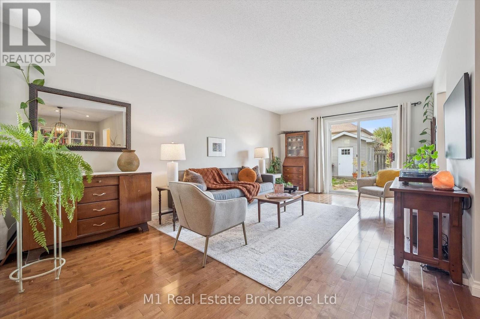 82 Starview Crescent, Guelph, Ontario  N1E 7A1 - Photo 9 - X13165642